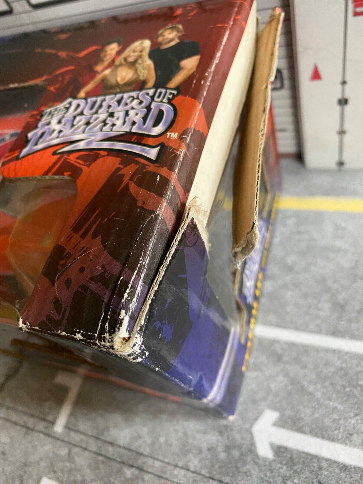 Dodge Charger General Lee The Dukes of Hazzard ERTL Joyride Comic Style 1:24
