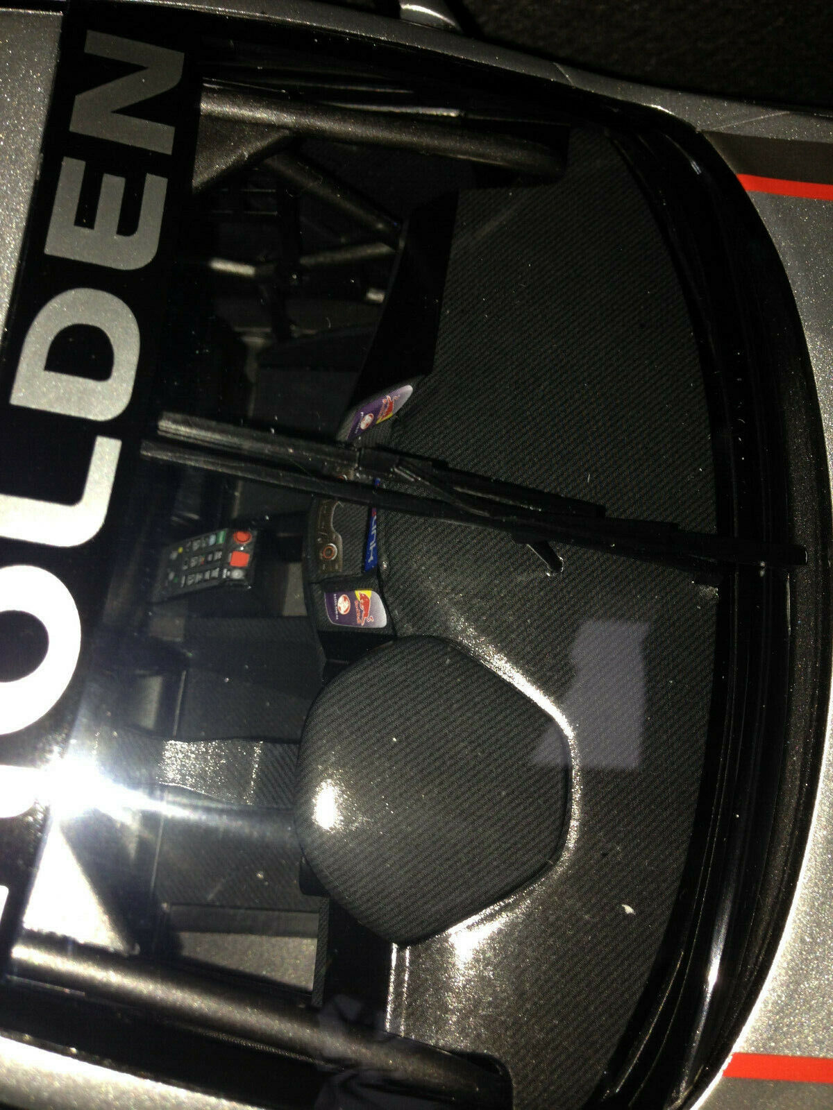 Holden Triple Eight 888 Project Sandman TributeEdt RED BULL BR12601A Biante 1:12