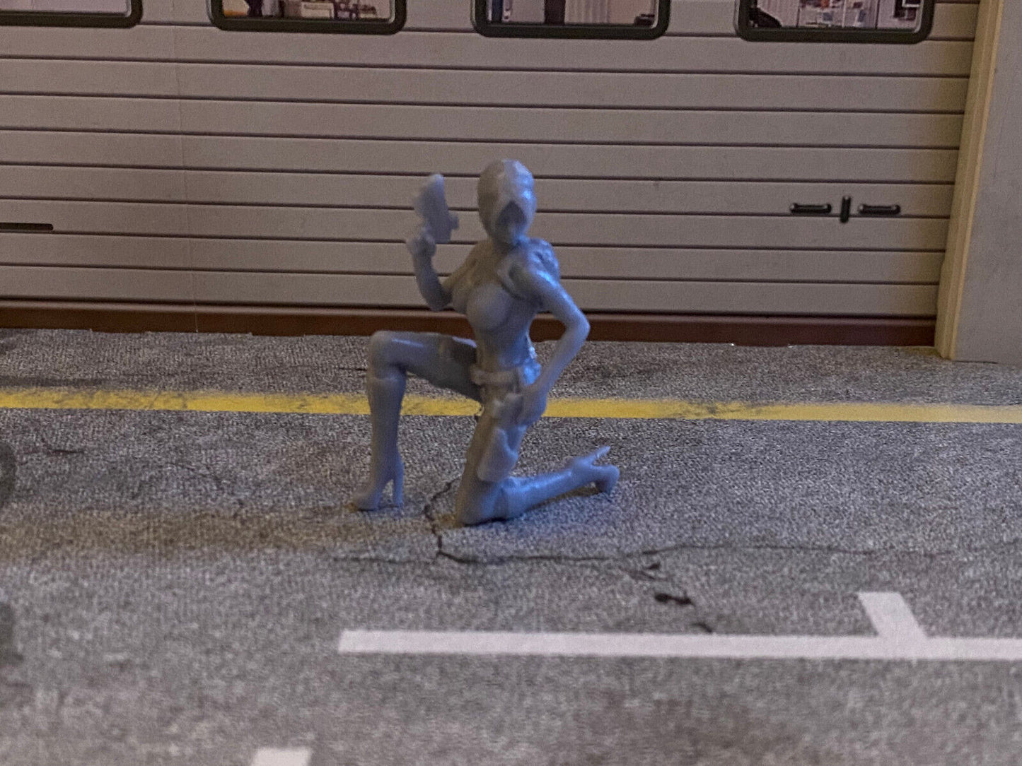 Lara Croft Figur Tomb Raider unbemalt unpainted für Diorama 1:24