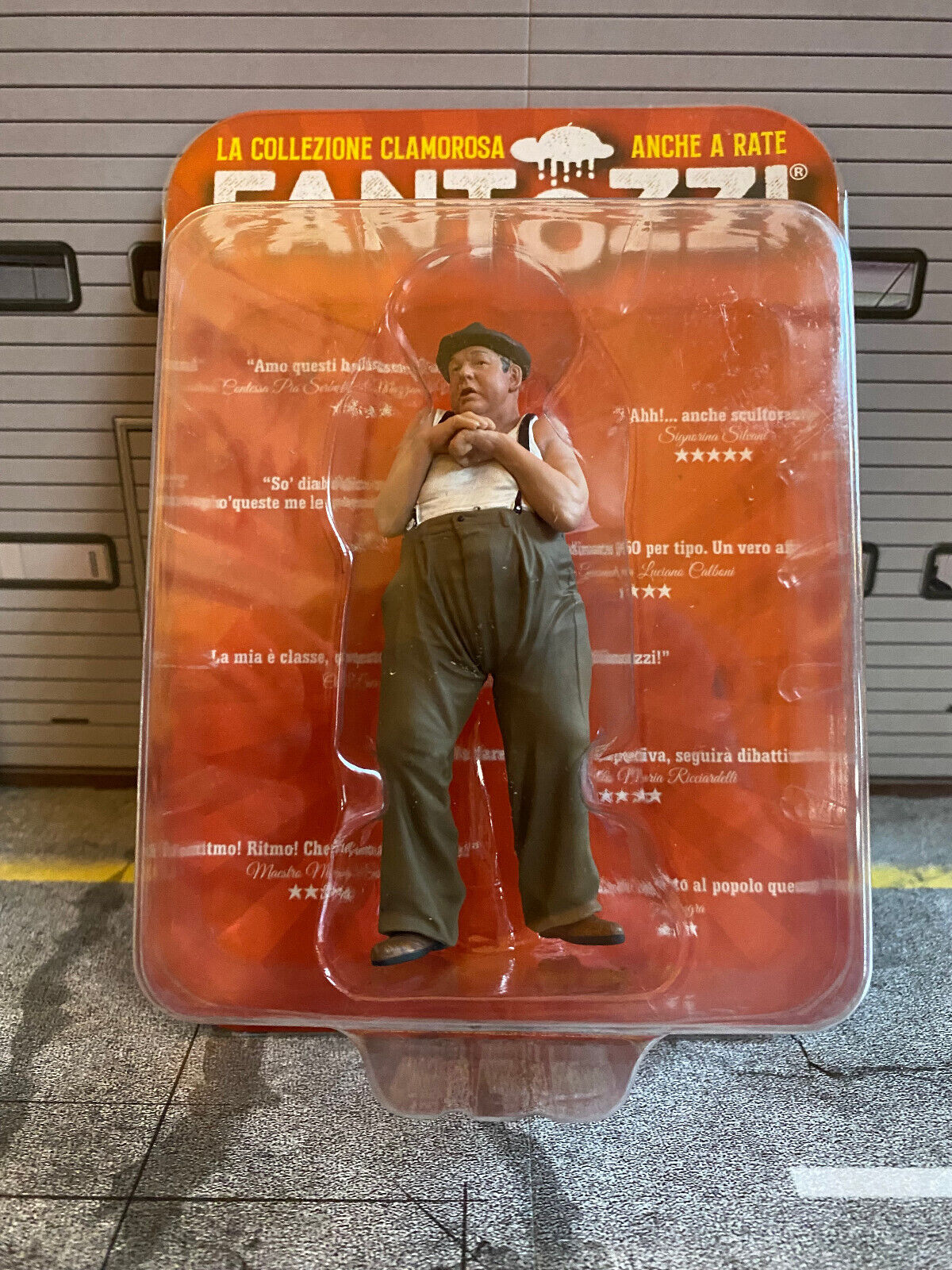 Ugo Fantozzi-Figur (ca. 10,5cm) -Paolo Villaggio- für Fantozzi´s Bianchina 1:18