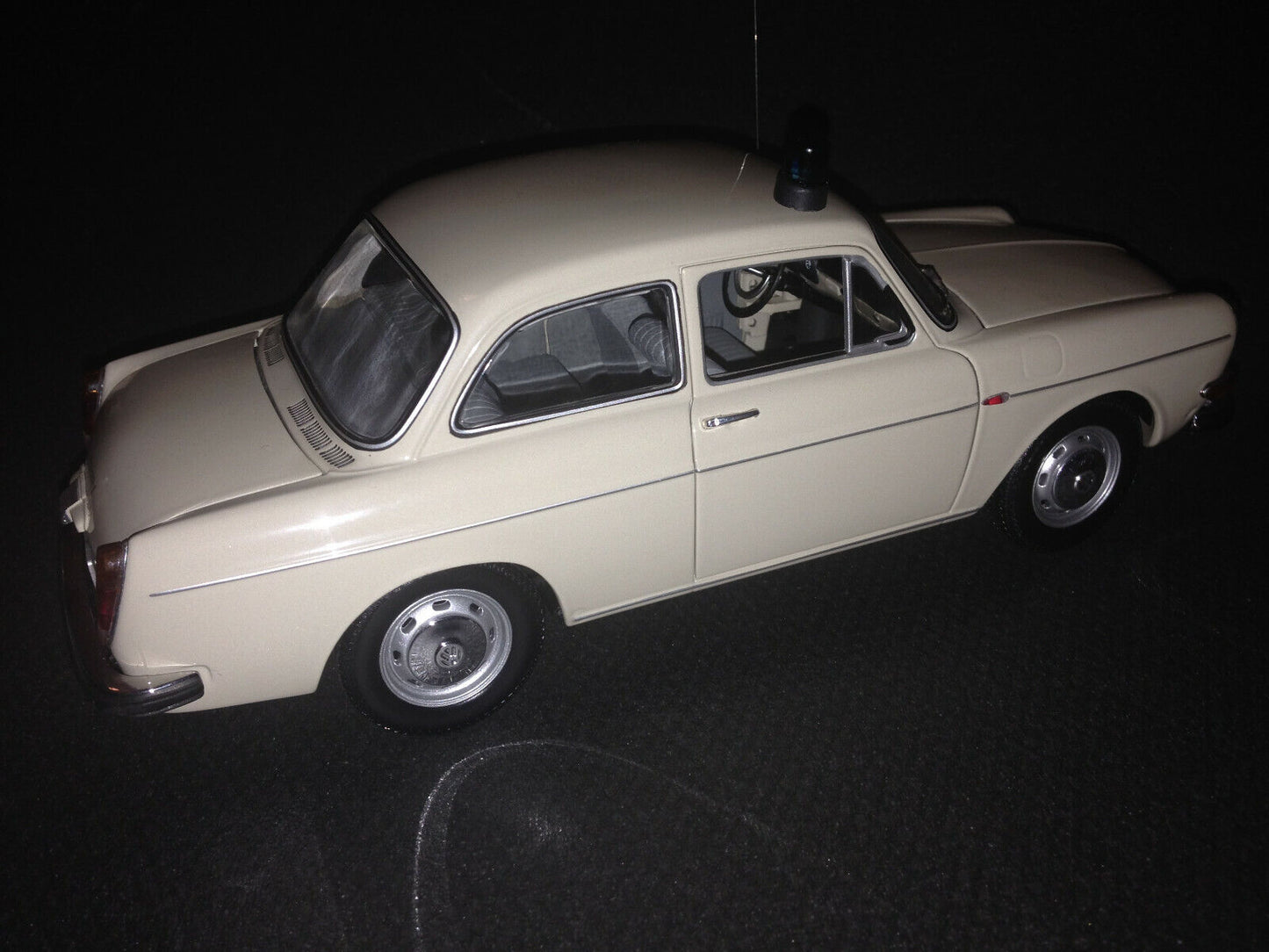 Blaulicht (ohne Funktion) magnetisch Feuerwehr Polizei Diorama Tuning 1:18