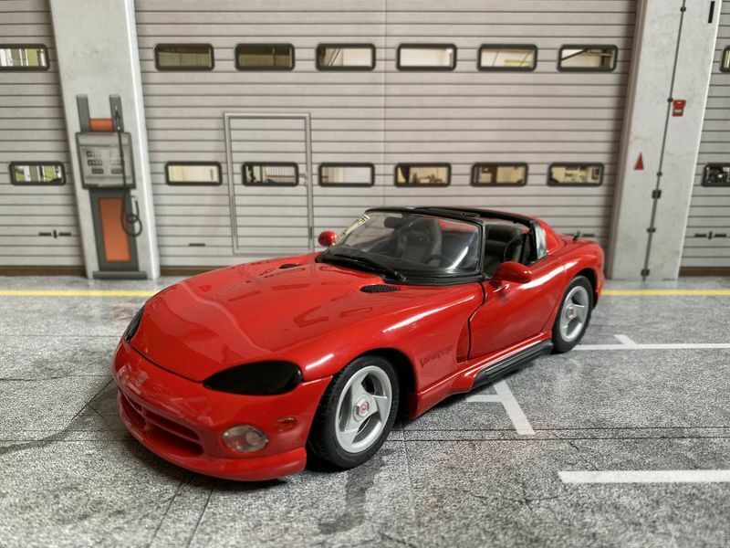Dodge Viper RT/10 rot Chrysler 8.0l V10 red Metall DieCast Creative Masters 1:20
