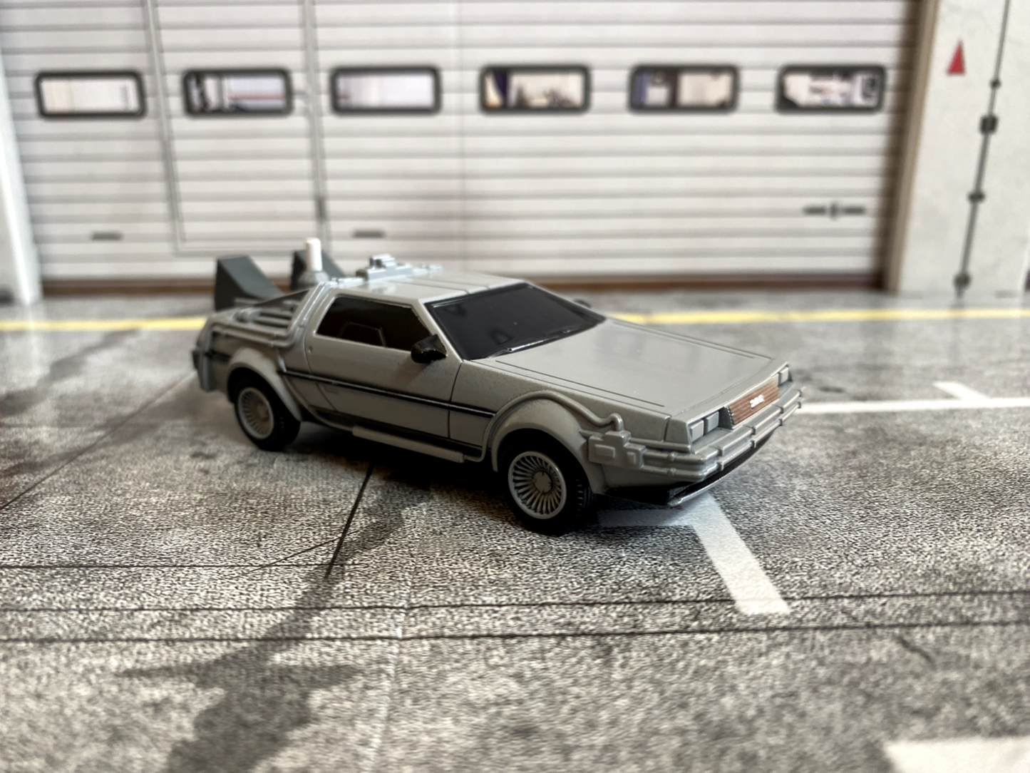 Floating DeLorean Back To The Future BTTF Zurück in die Zukunft SCHWEBEND 1:43