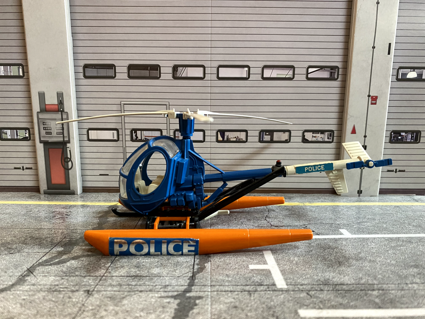 Polizei Hubschrauber Police Helicopter Hughes 300C Britains vintage 1:32