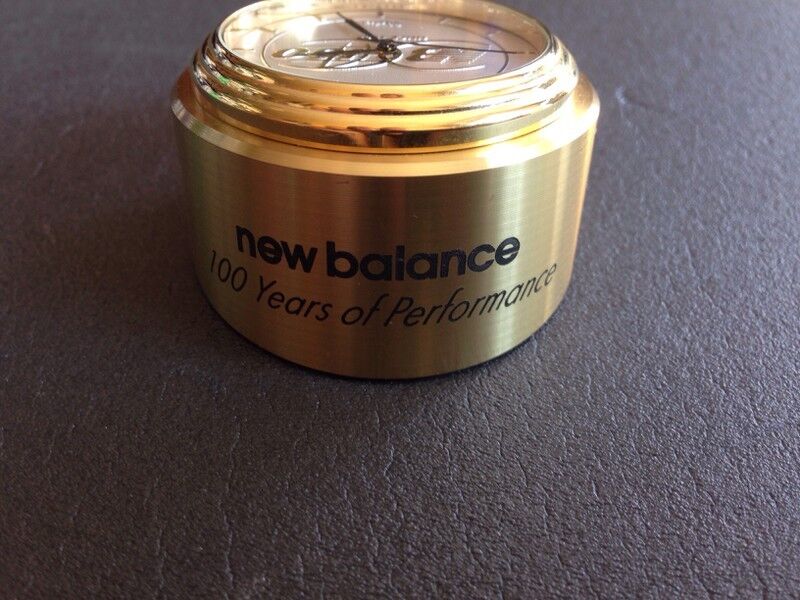 New Balance 100 Jahre Anniversary Schreibtisch-Uhr desk clock NB very rare