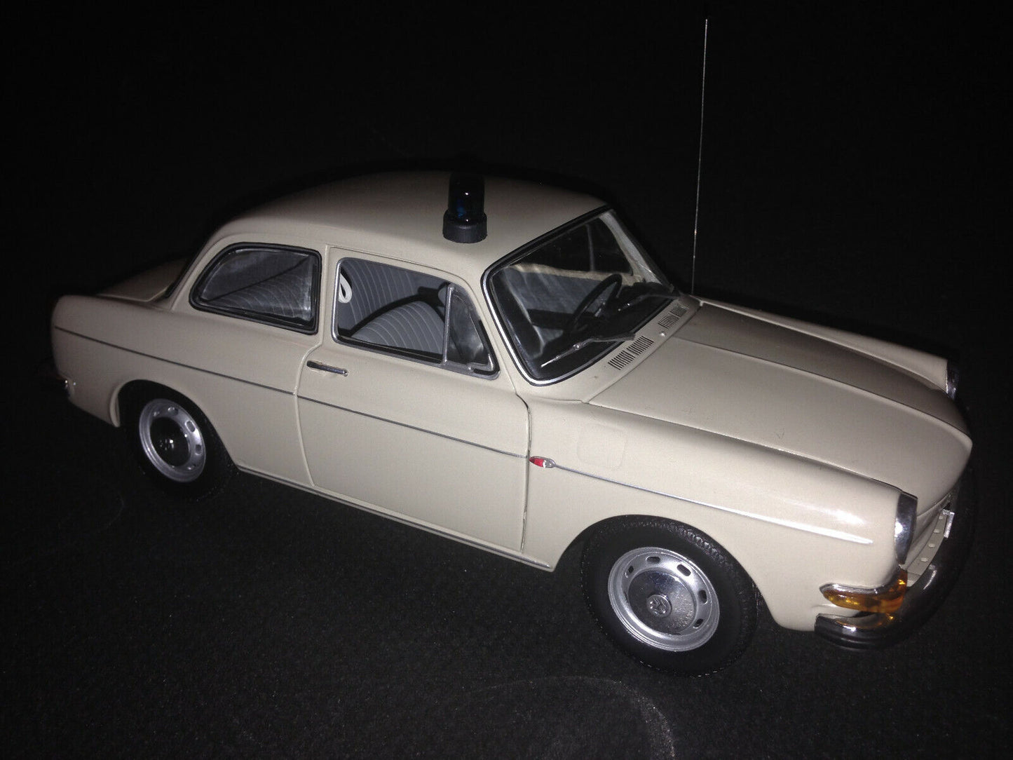 Blaulicht (ohne Funktion) magnetisch Feuerwehr Polizei Diorama Tuning 1:18