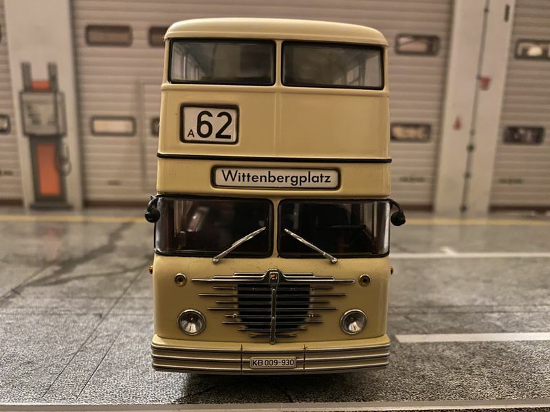 Büssing D2U KaDeWe BVG Bus Berlin Vorserienmodell Muster Modell Minichamps 1:43