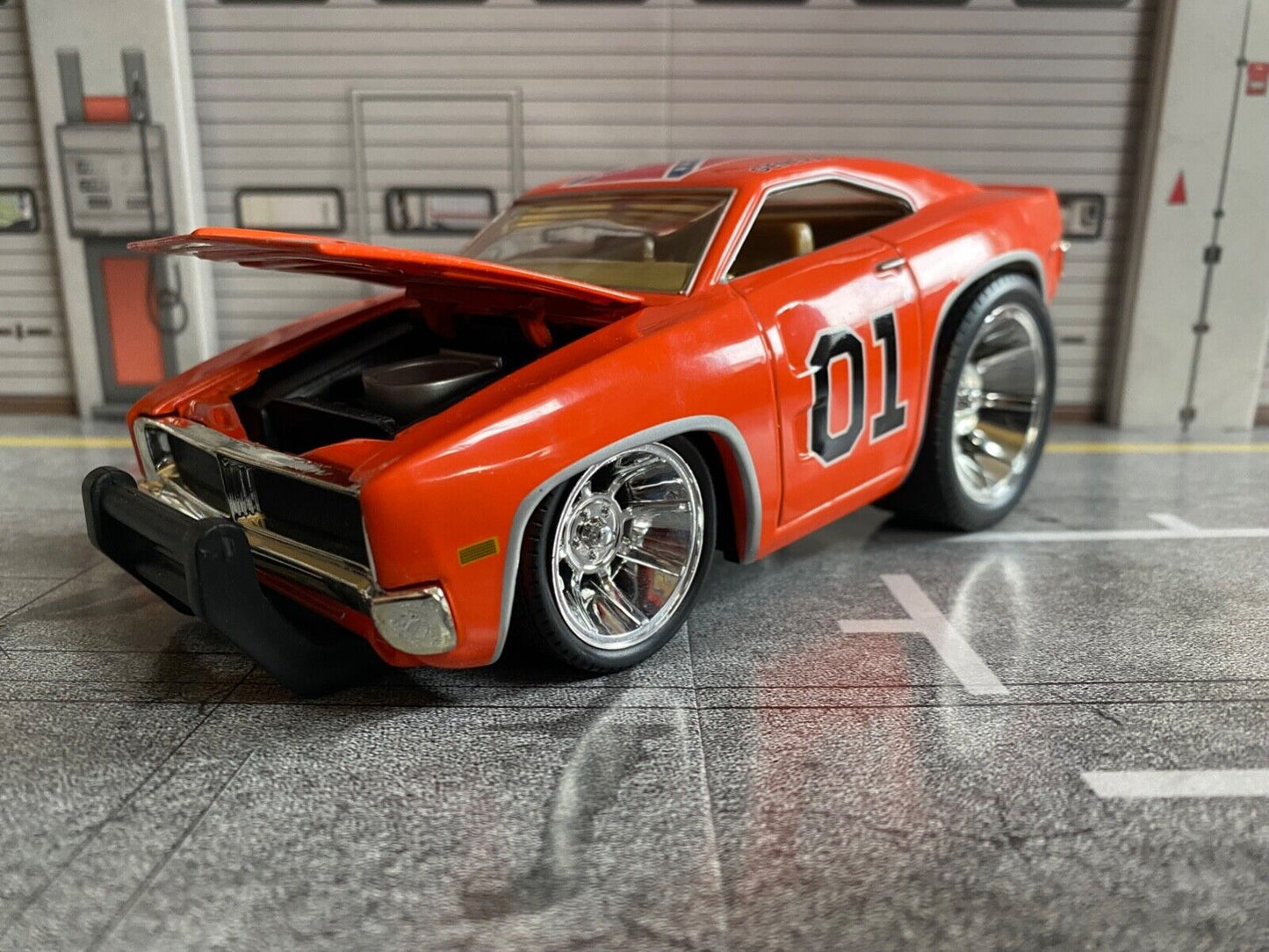 Dodge Charger General Lee The Dukes of Hazzard ERTL Joyride Comic Style 1:24