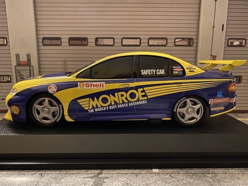 Monroe Safety Car Holden VT Commodore Classic Carlectables 18016 Die Cast 1:18