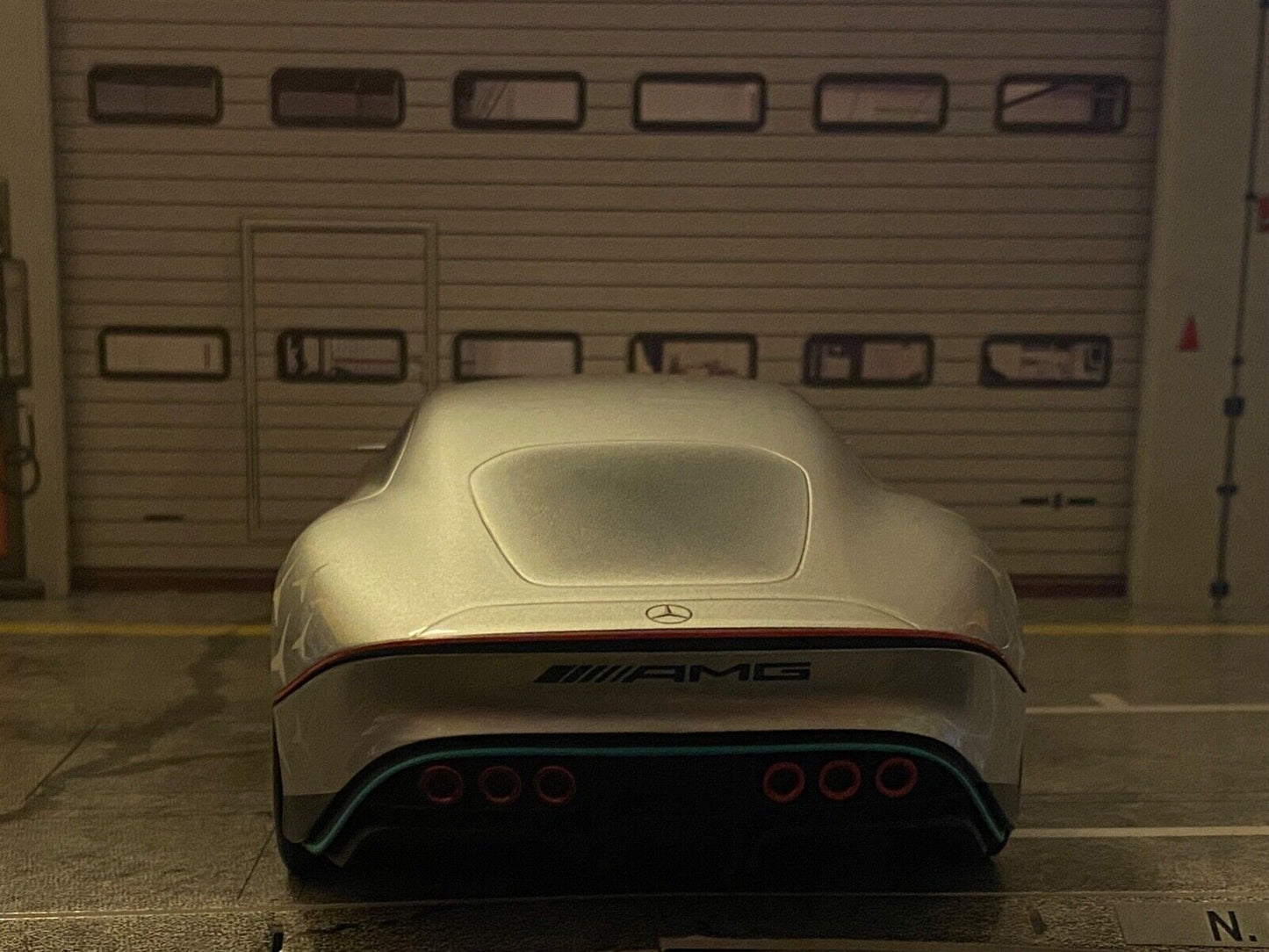 Mercedes Benz Showcar VISION AMG Dealer Edition 1 of 1000 Neu in OVP NZG 1:18