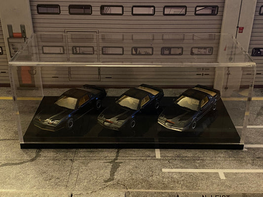 Knight Rider 3er-Set Michael Long First Car + K.I.T.T. + K.A.R.R. + Vitrine 1:43