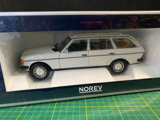 Mercedes Benz 200 T 1982 Kombi Weiß S123 W123 183733 Norev Neu in OVP 1:18