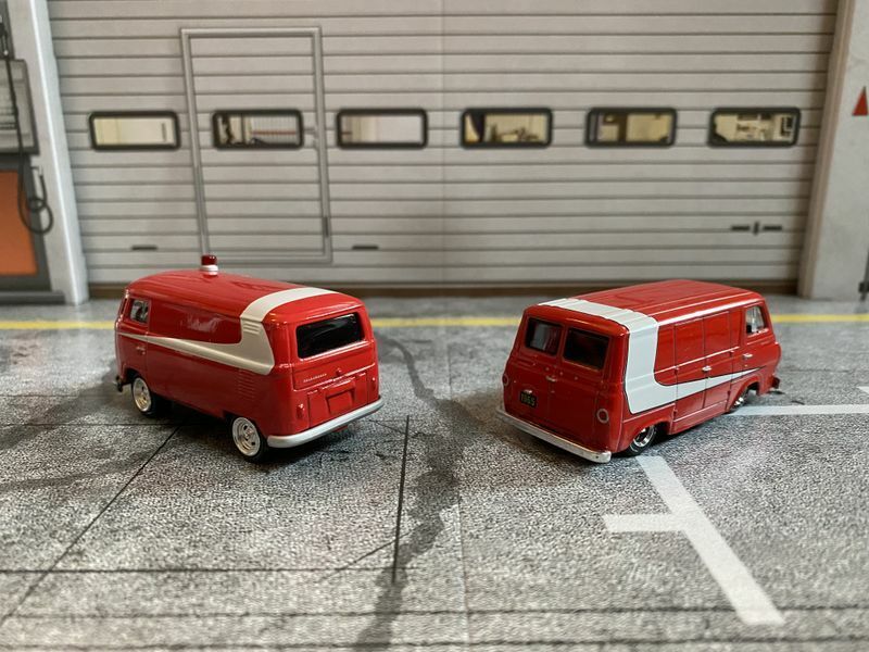 Ford Econoline Van & VW Bus T1 Starsky & Hutch 1:64
