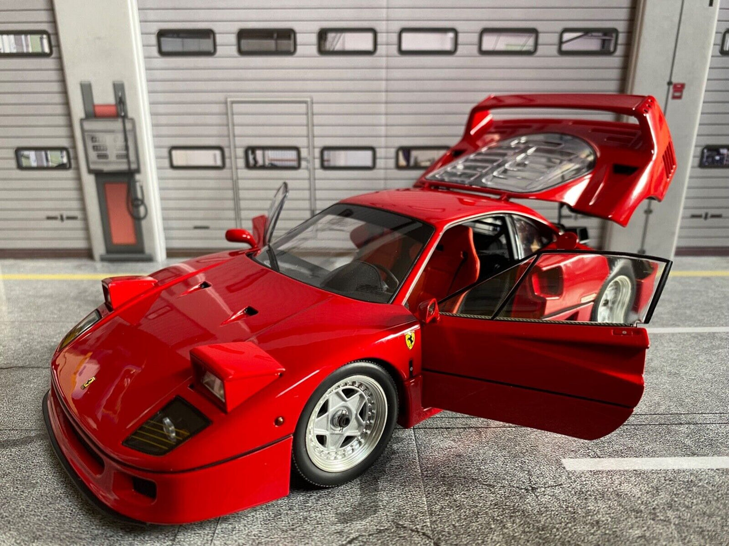 Ferrari F40 1987 Die Cast ALL TO OPEN Kyosho 08416R Licensed by BBR Models 1:18