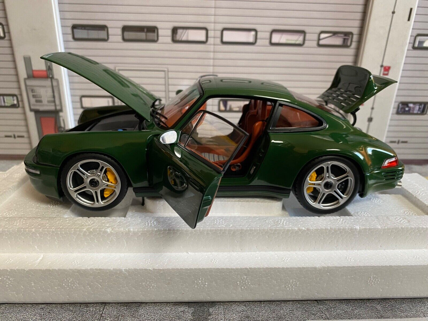 Porsche 911 964 RUF SCR COUPE 2018 Almost Real Neu in OVP 1:18