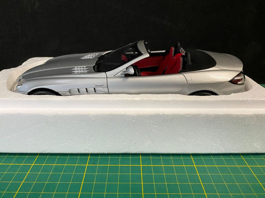 Mercedes Benz SLR McLaren Roadster 2007 silber Minichamps Neu in OVP new 1:18