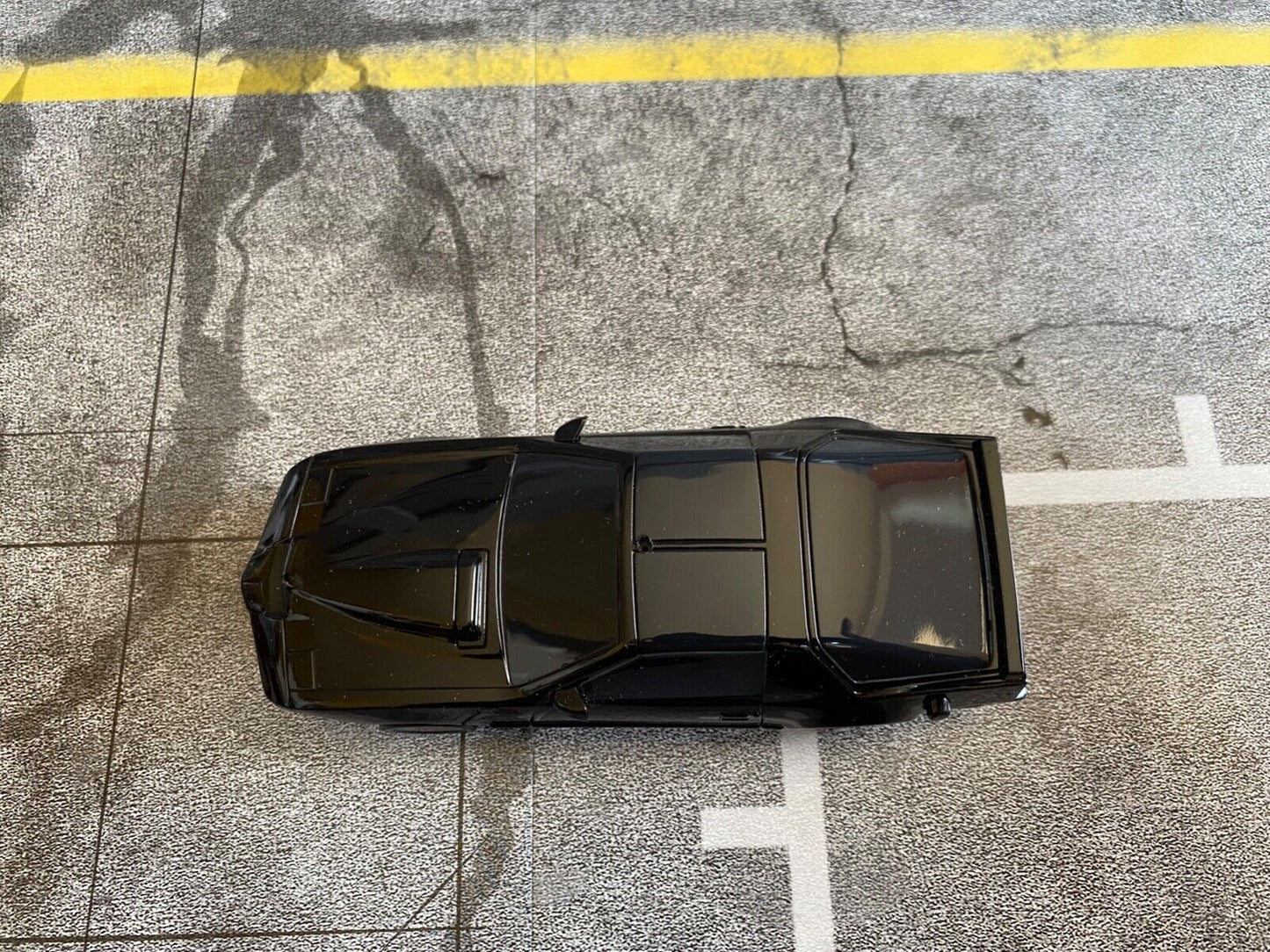 KITT Knight Rider mit funktionierendem Scanner Licht & Sound K.I.T.T 1:43