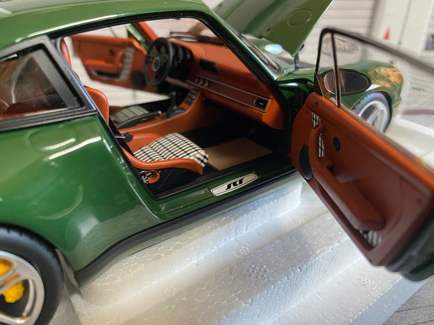 Porsche 911 964 RUF SCR COUPE 2018 Almost Real Neu in OVP 1:18