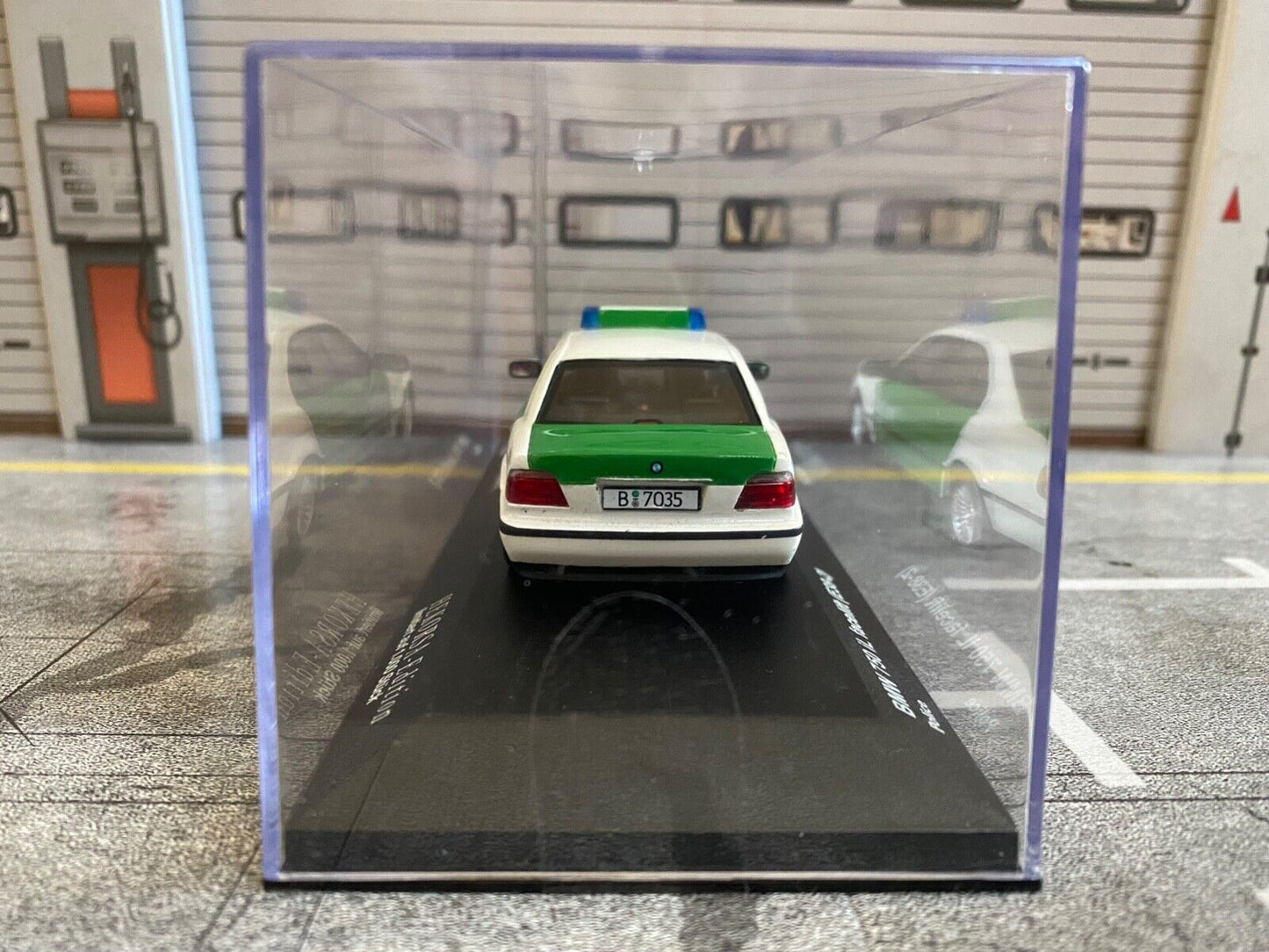 BMW 750 iL (E38-2) Polizei Berlin Premium X-Modell 7er Sondermodell Neu  1:43