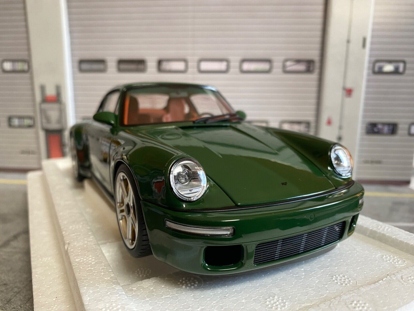 Porsche 911 964 RUF SCR COUPE 2018 Almost Real Neu in OVP 1:18