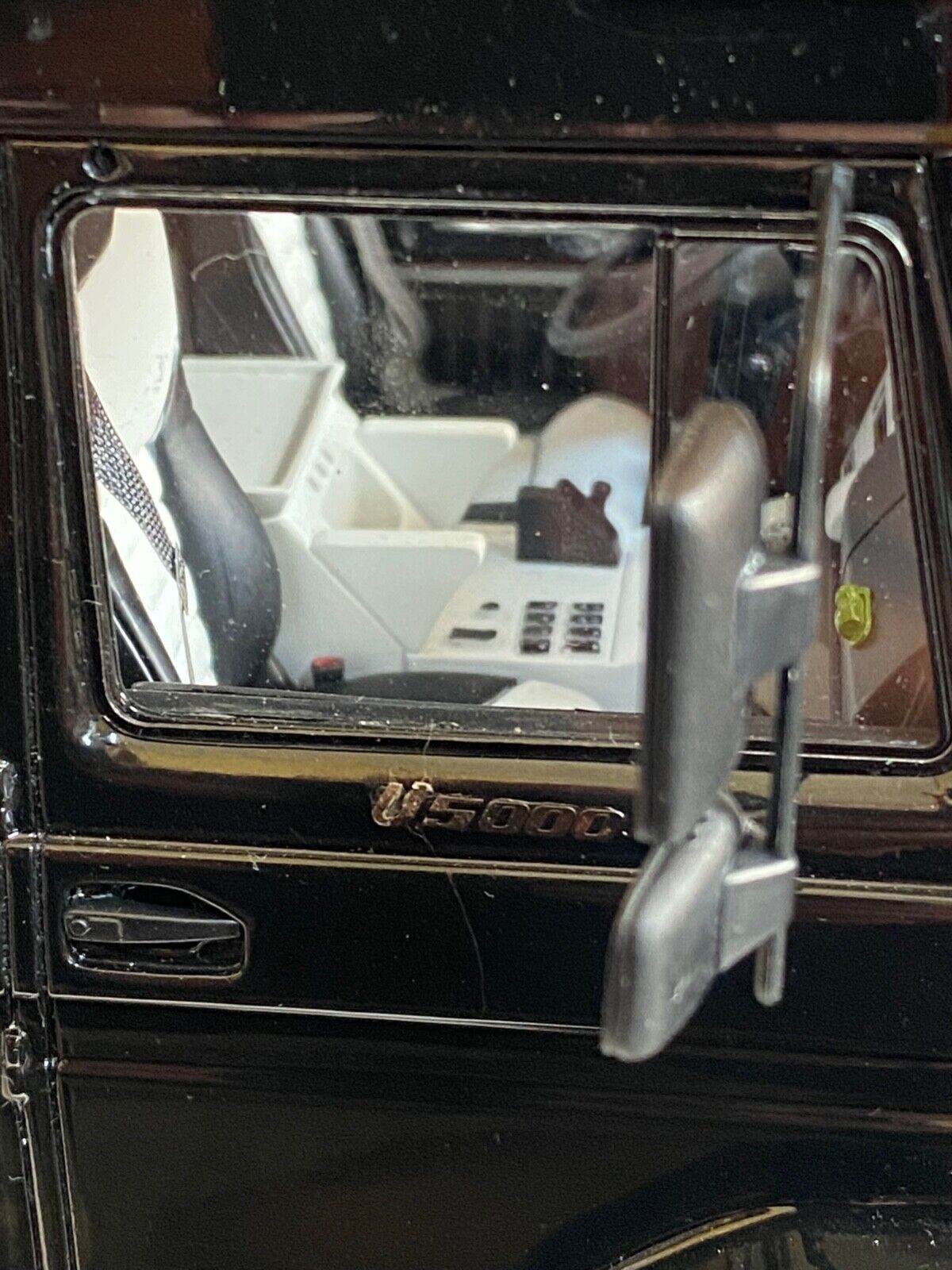 Mercedes Benz Unimog U5000 2012 GLM U 5000 schwarz in OVP black in box 1:18