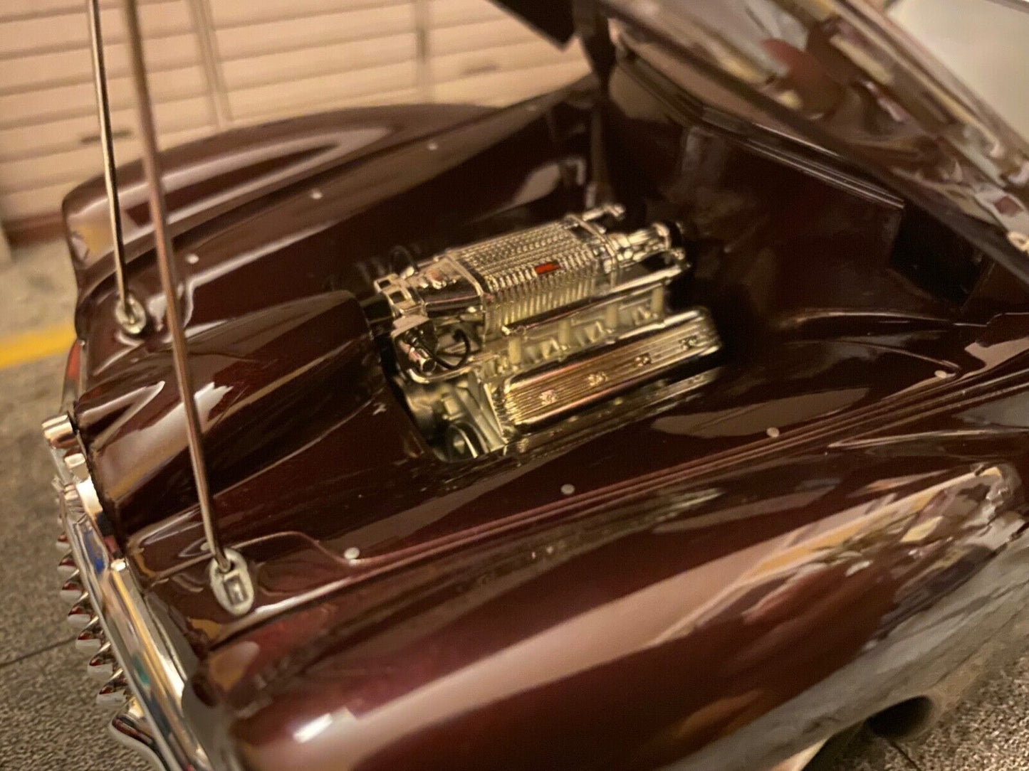 Holden Efijy 2005 Concept Car based on a Chevrolet Corvette V8 new in box 1:18