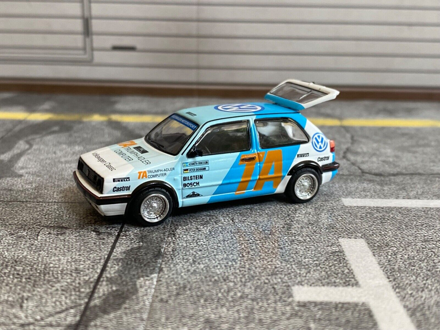 VW Golf 2 GTI 16V mit BBS Gr. A Diekmann / Eriksson neu in Box new in box 1:64