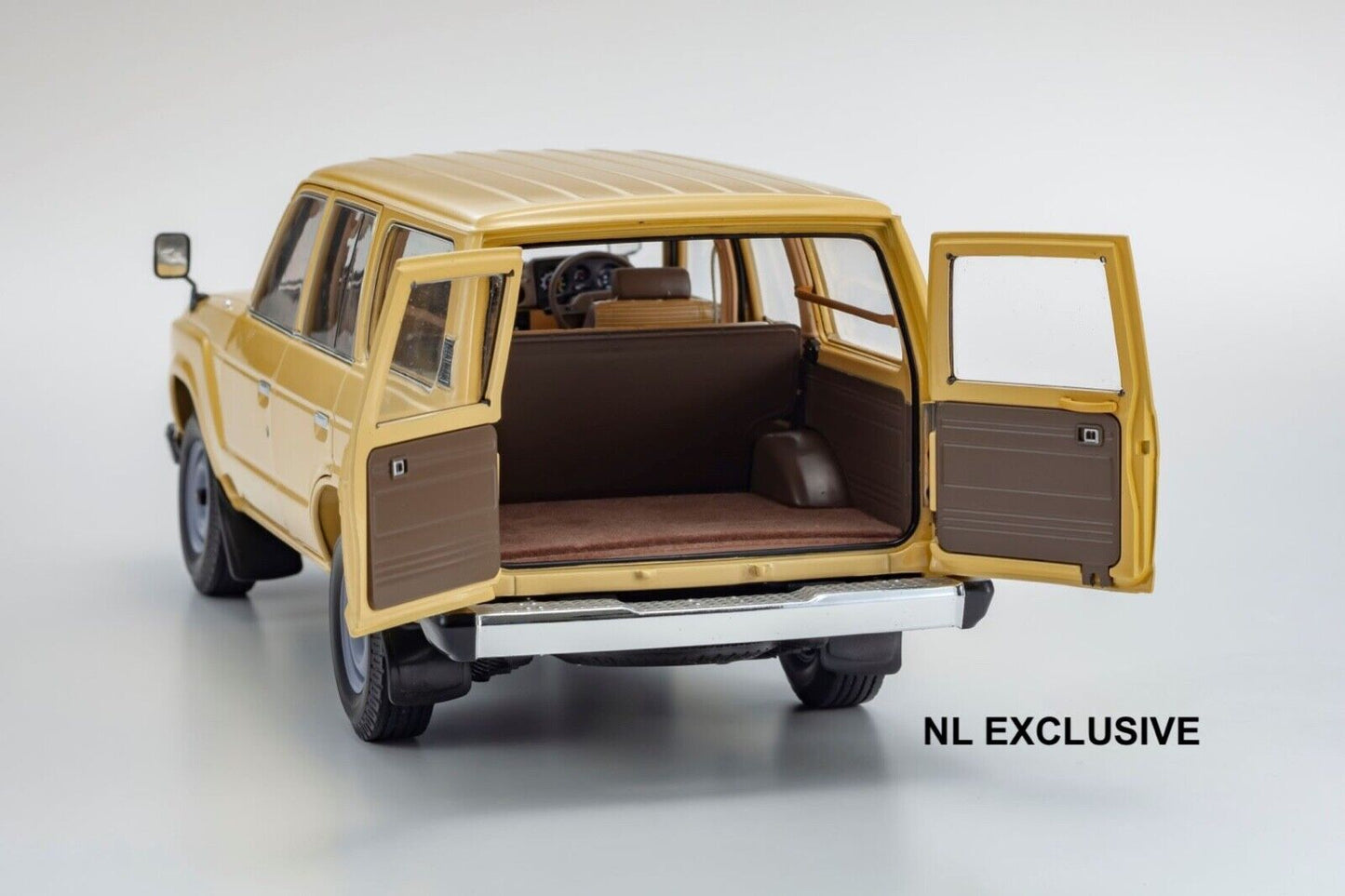 Toyota Land Cruiser 60 (J6) Traditional Beige Kyosho Neu in OVP new in box 1:18