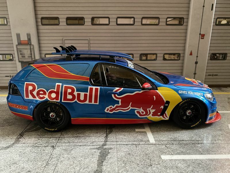 Holden Triple Eight 888 Project Sandman TributeEdt RED BULL BR18601B Biante 1:18