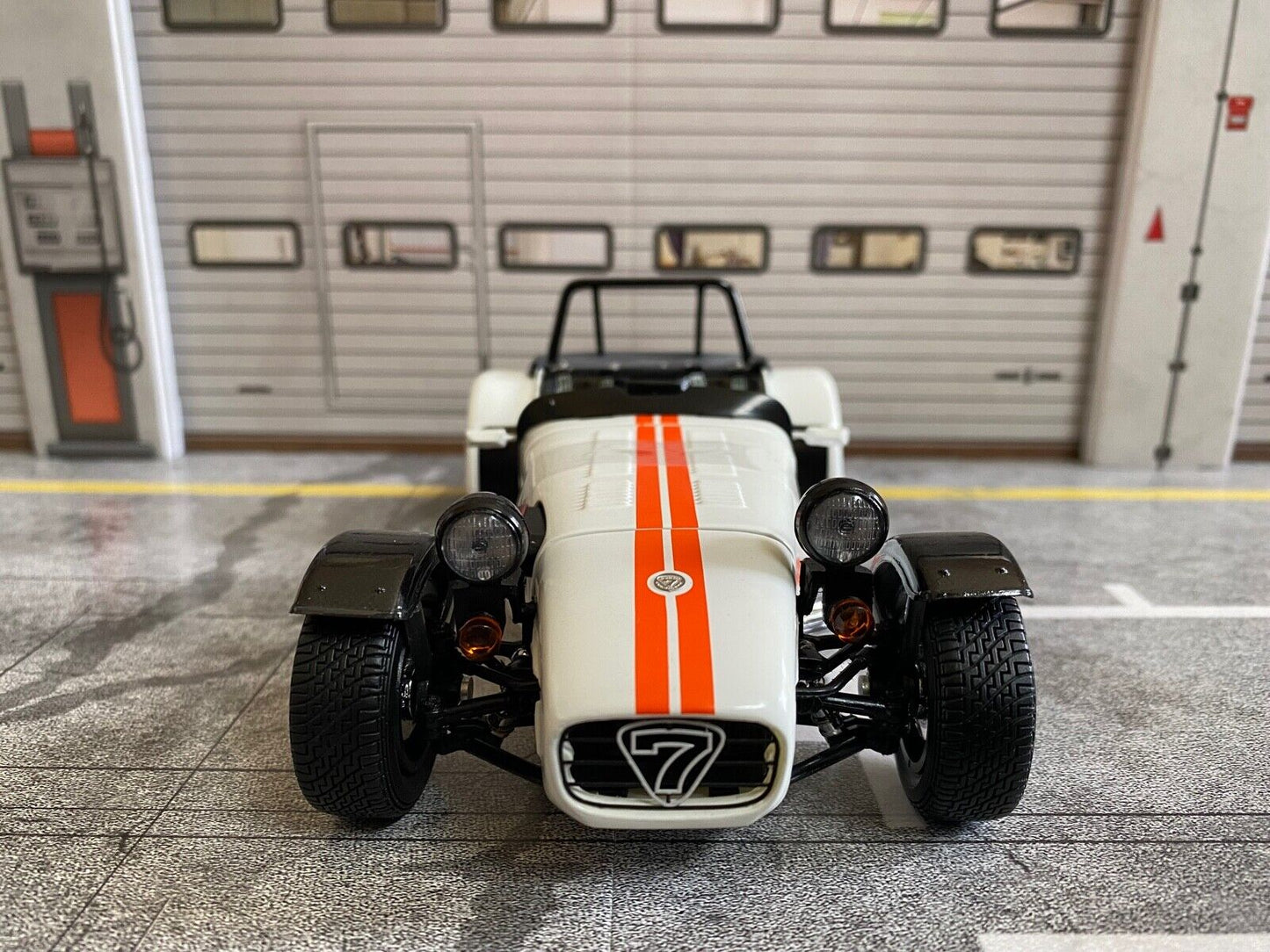 Caterham Super Seven JPE Lotus High End Edition mit Carbon Kotflügel Kyosho 1:18