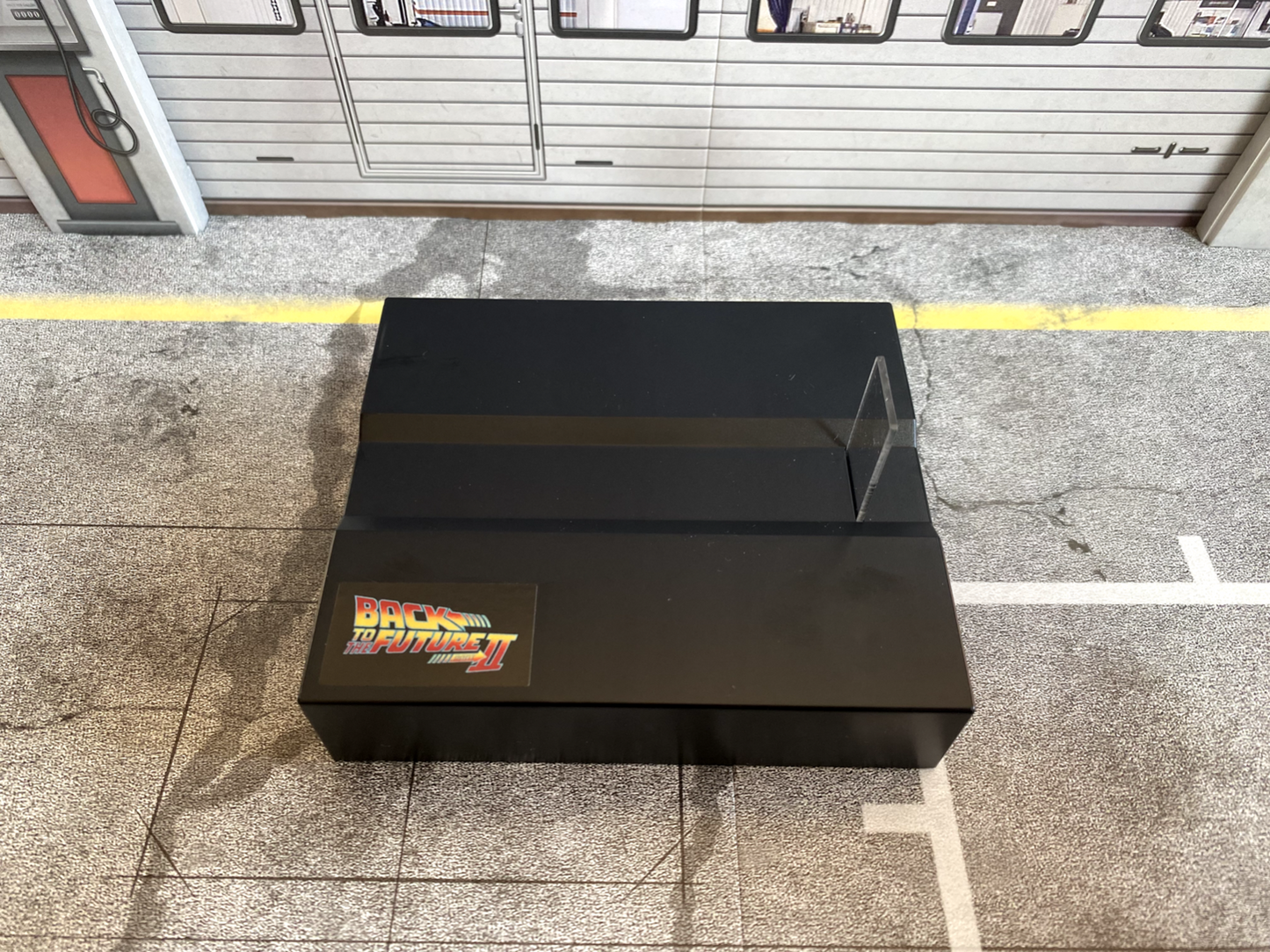 Floating DeLorean Back To The Future Zurück in die Zukunft SCHWEBEND neu 1:43