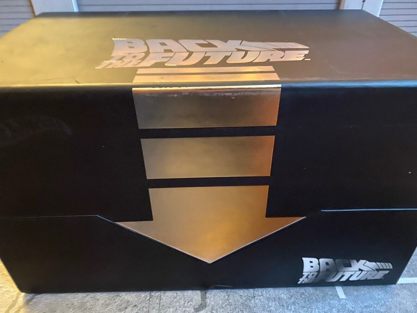 DeLorean Back to the Future Zurück in die Zukunft Hot Wheels Sound & Light 1:18