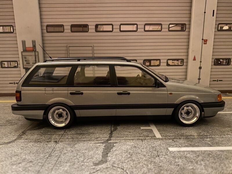 VW Passat B3 Kombi (Typ 315) 4-Türer "1 of 1" Räder drehbar Tuning Diorama 1:18