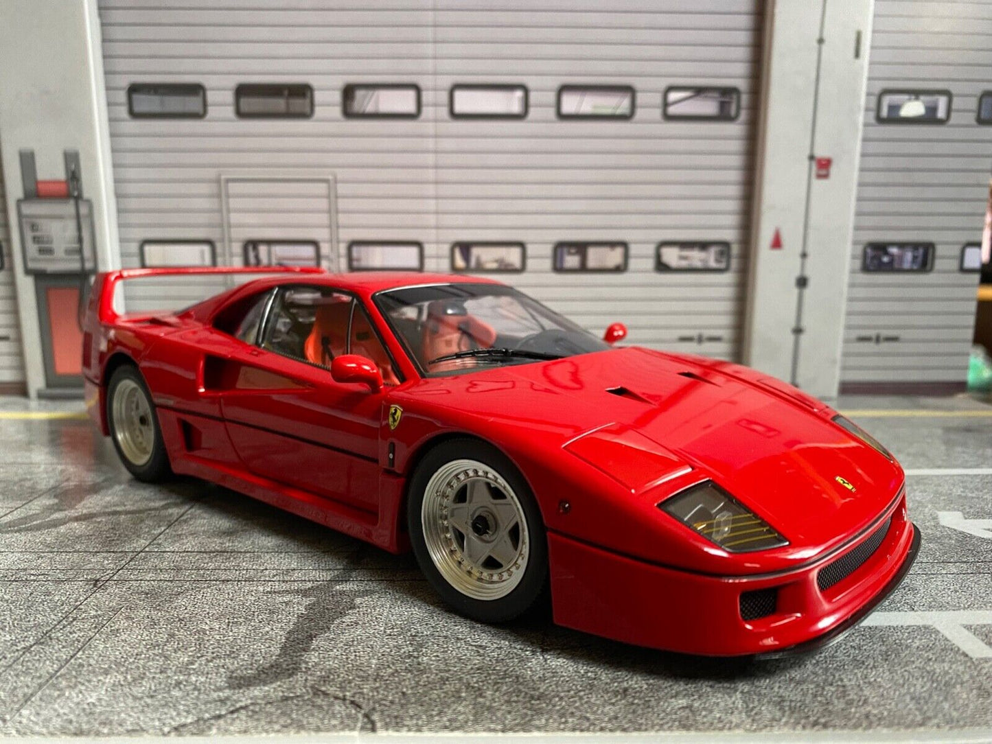 Ferrari F40 1987 Die Cast ALL TO OPEN Kyosho 08416R Licensed by BBR Models 1:18