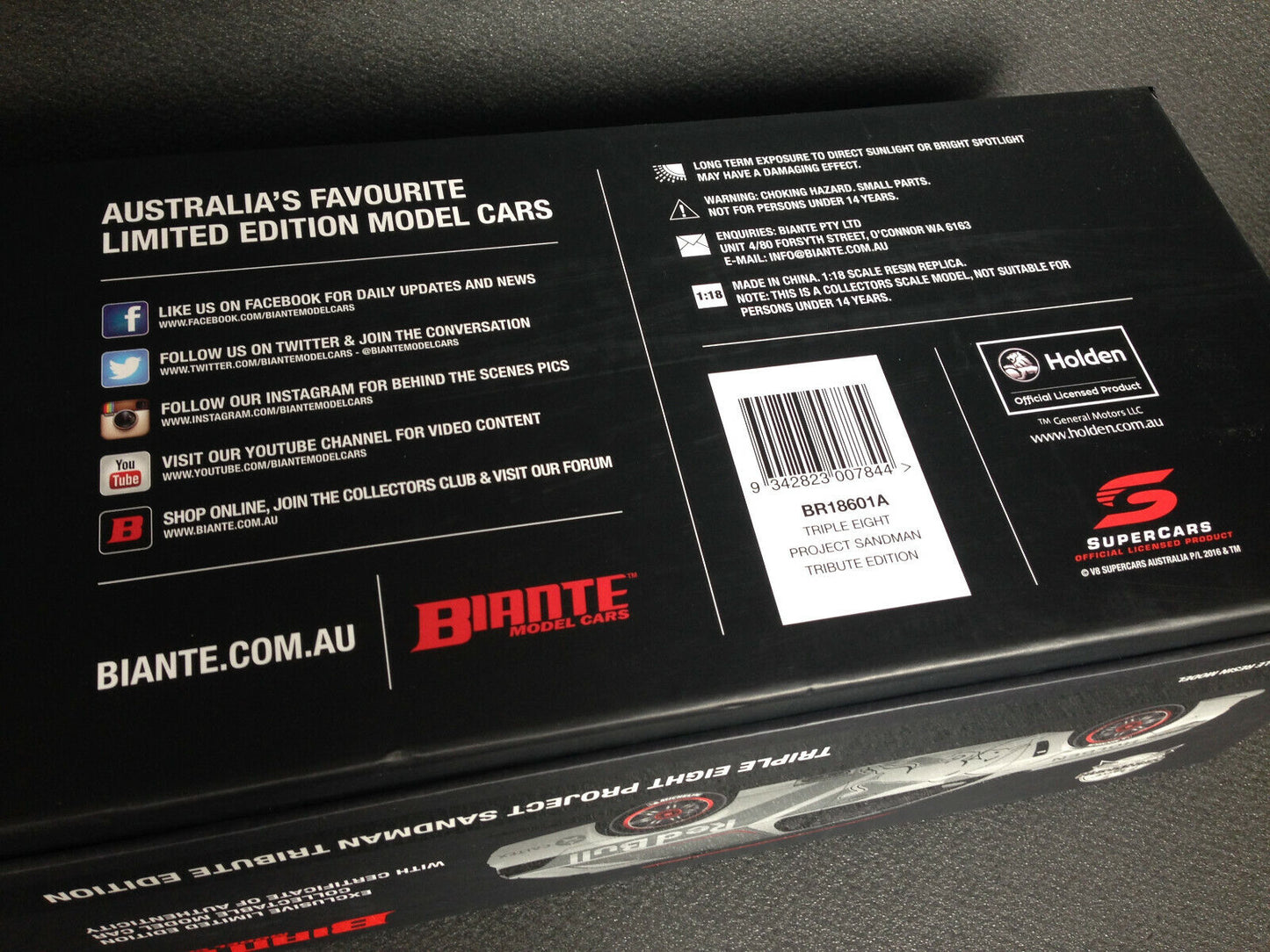 Holden Triple Eight 888 Project Sandman TributeEdt RED BULL BR18601A Biante 1:18