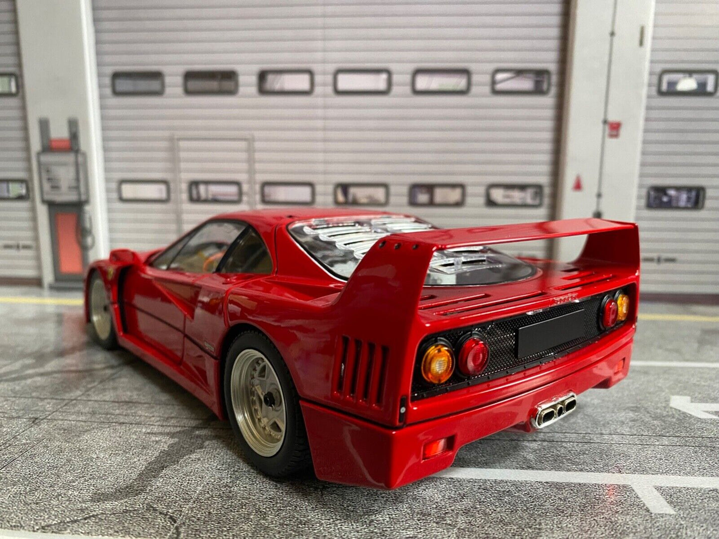 Ferrari F40 1987 Die Cast ALL TO OPEN Kyosho 08416R Licensed by BBR Models 1:18