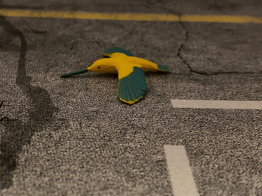 Kolibri gelb hellblau mit Blume Kunststoff neu Diorama Maßstab ca. 1:10 / 1:12