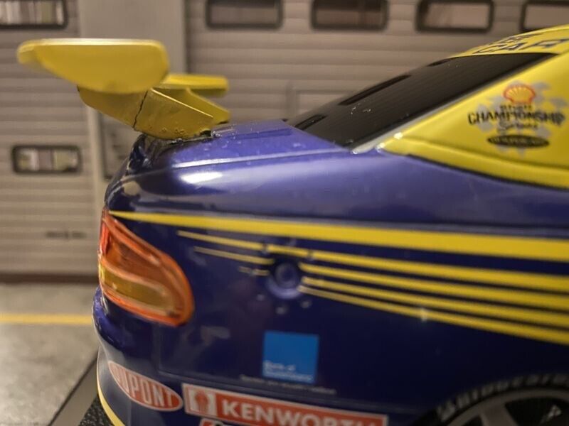 Monroe Safety Car Holden VT Commodore Classic Carlectables 18016 Die Cast 1:18