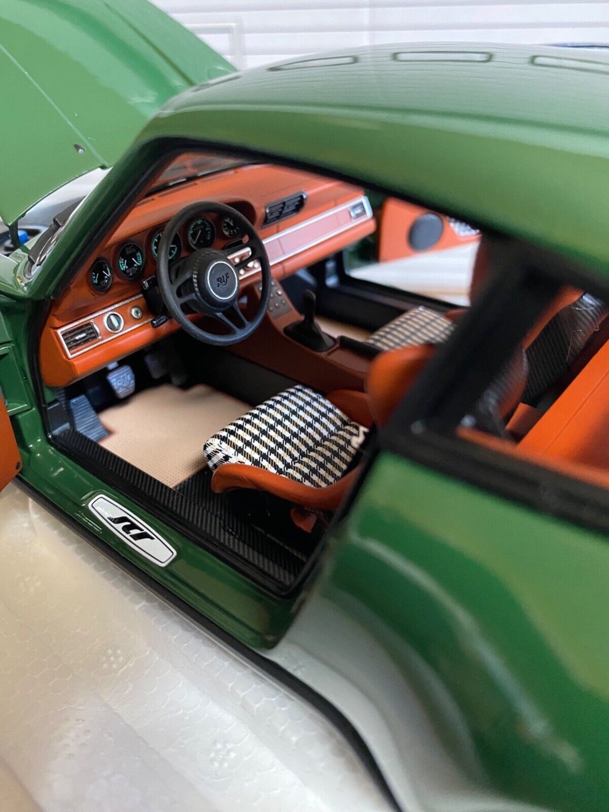 Porsche 911 964 RUF SCR COUPE 2018 Almost Real Neu in OVP 1:18