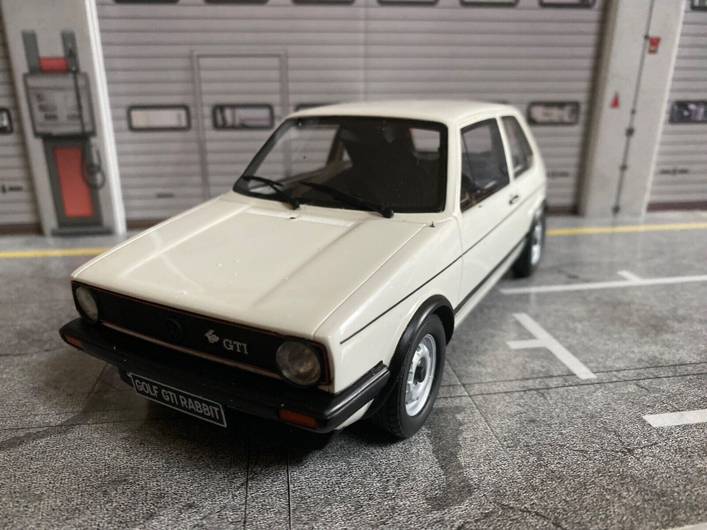 VW Golf 1 GTI Rabbit (Typ 17) weiß Ottomobile OT562 defekt white defect 1:18