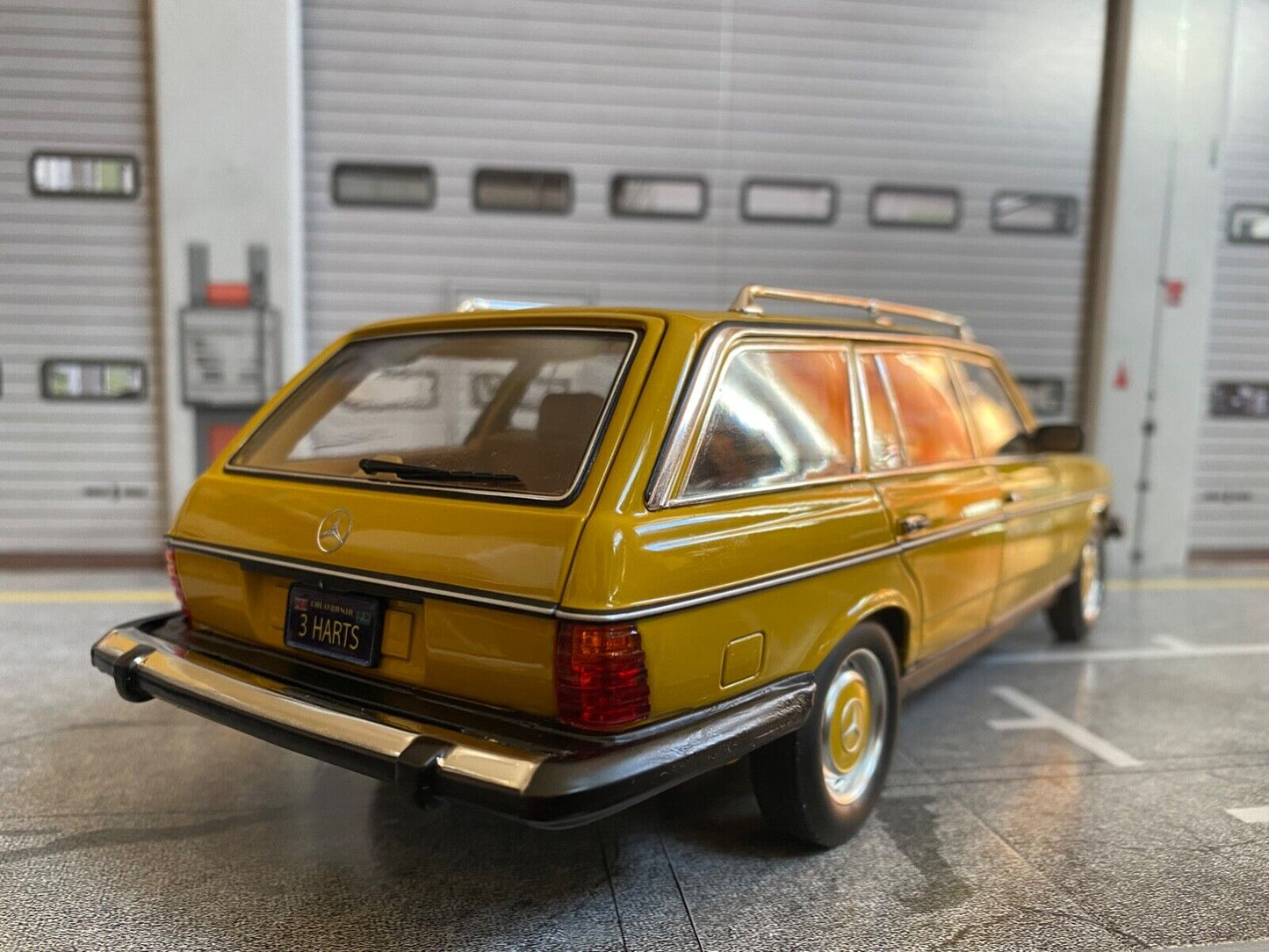 Mercedes Benz 300 TD S 123 W123 Umbau US-Version Hart aber Herzlich von Max 1:18