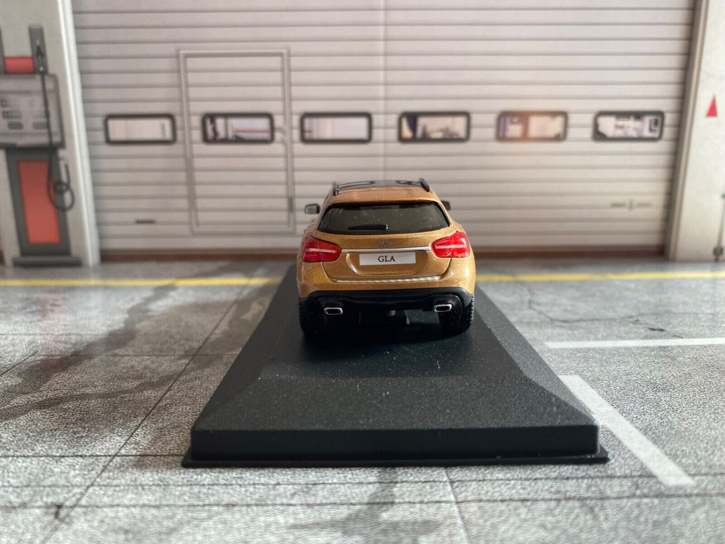 Mercedes Benz GLA aus Mercedes Benz IAA 2017 Presse-Set Minimax 1:43