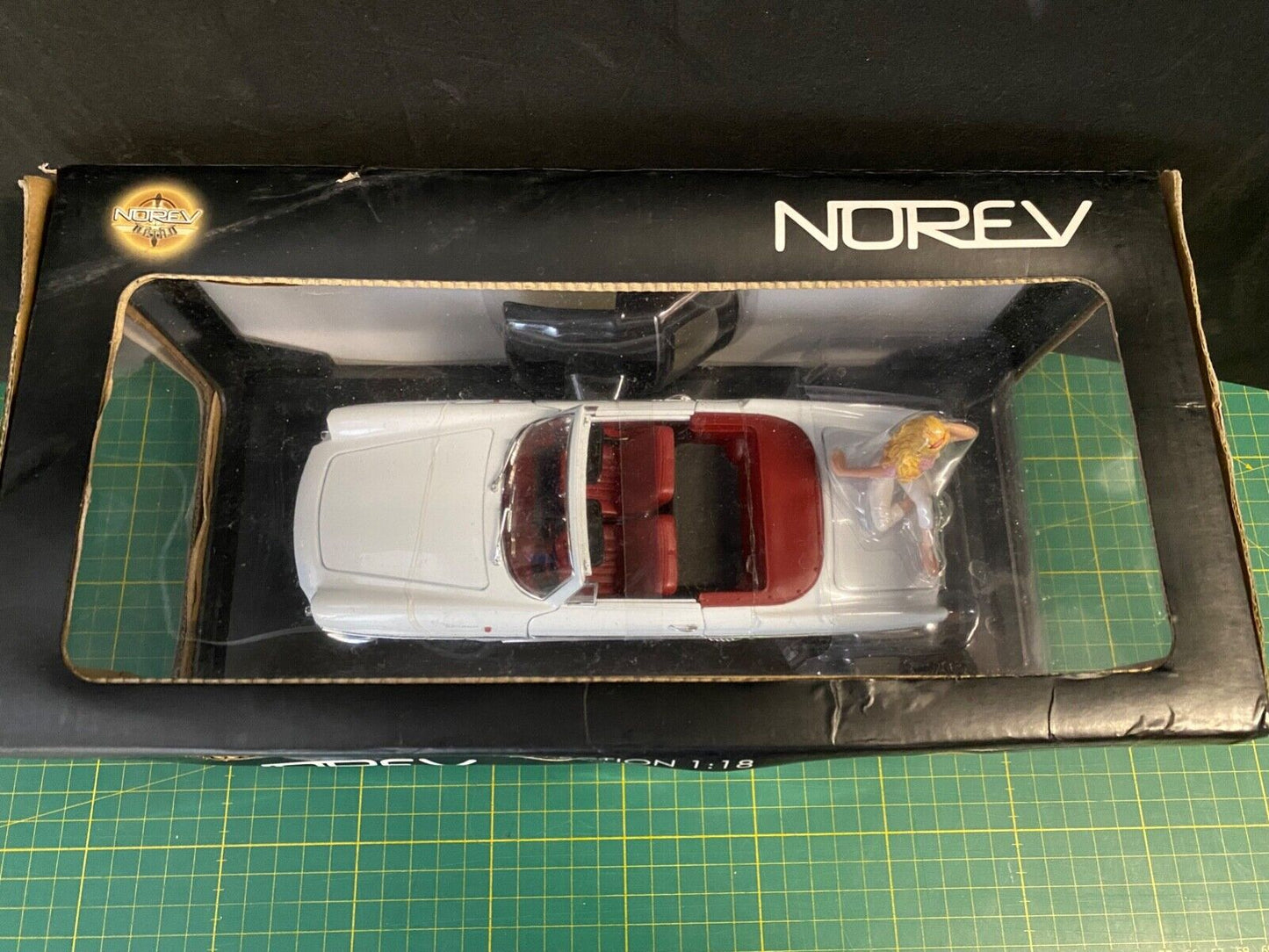 Renault Floride 1958 mit Brigitte Bardot Figur Norev 185180 NEU in OVP new 1:18