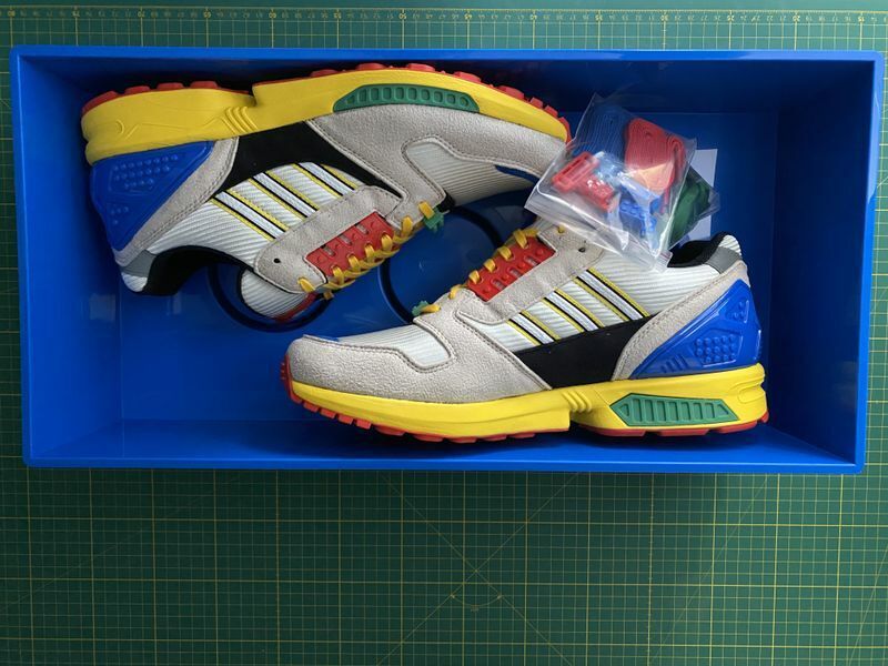 Adidas ZX 8000 x LEGO mit Lego-Box und Holzfigur FZ3482 US 12 UK 11,5 EUR 46 ⅔