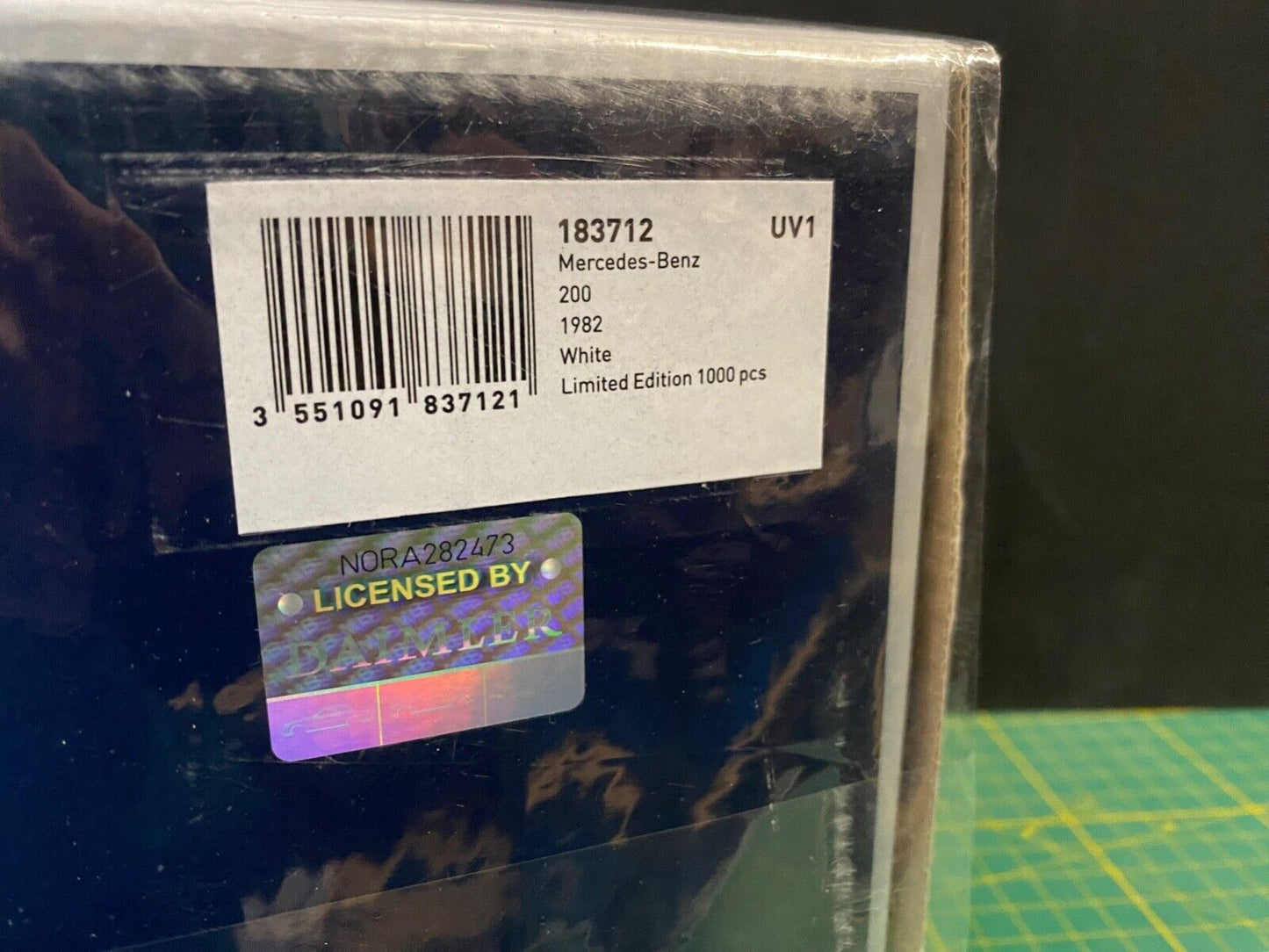 Mercedes Benz 200 Weiß 1982 W123 183712 Norev Neu in OVP 1:18