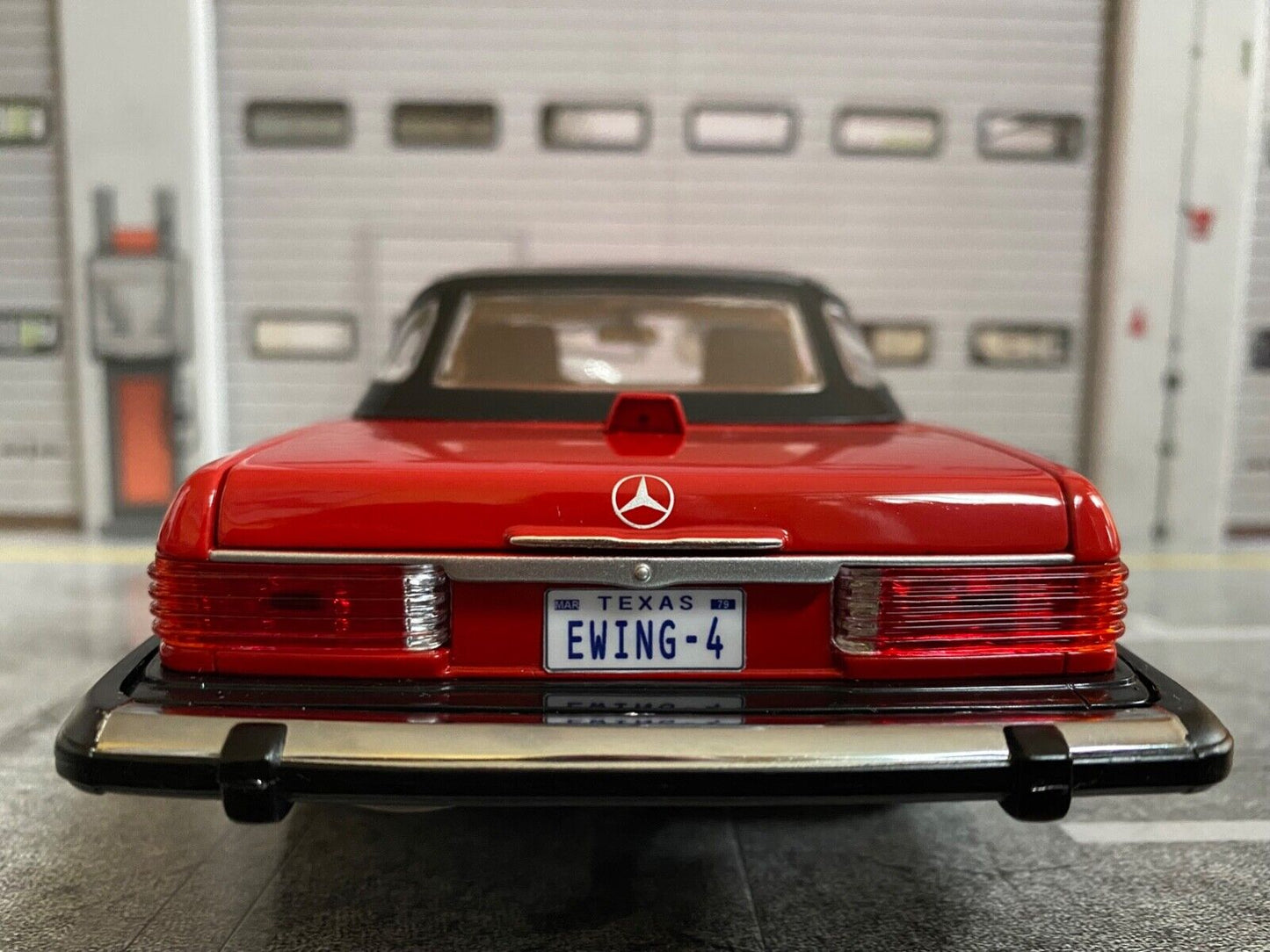 Mercedes Benz 450 SL R107 US-Version TV-Serie Dallas Bobby Ewing Umbau 1:18