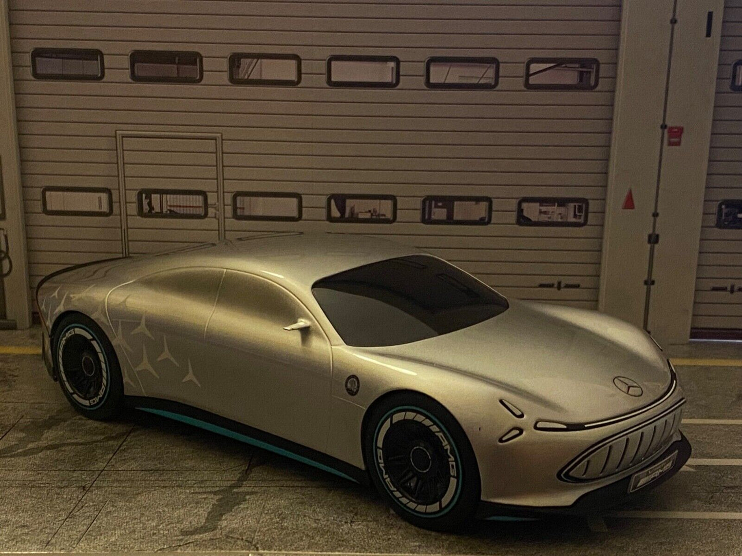 Mercedes Benz Showcar VISION AMG Dealer Edition 1 of 1000 Neu in OVP NZG 1:18