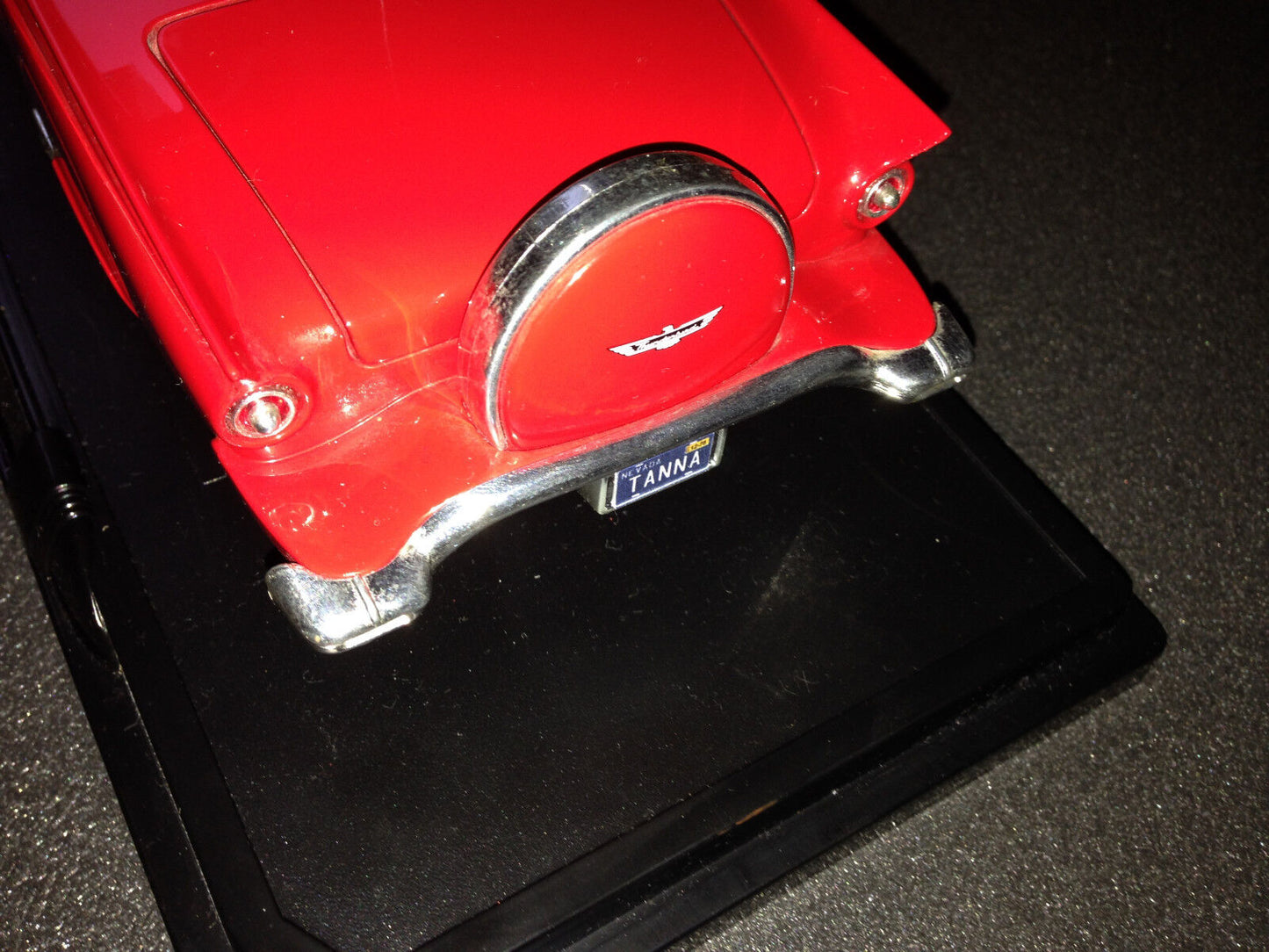 1957 Ford Thunderbird VEGA$ Dan Tanna TV-Series Umbau VEGAS Robert Urich 1:18