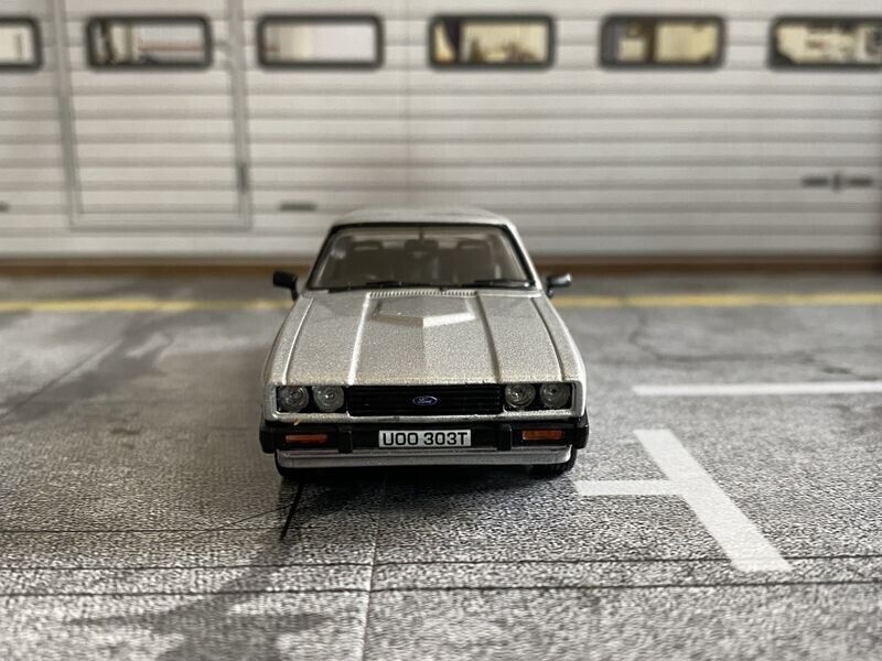 Ford Capri 3.0S The Professionals Die Profis RS-Felgen RHD Mk3 MkIII Silber 1:43