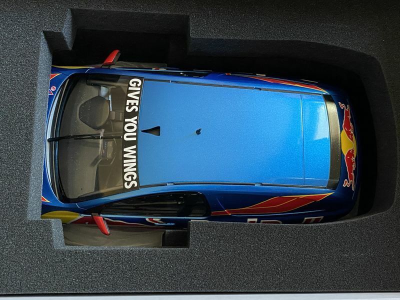 Holden Triple Eight 888 Project Sandman Tribute RED BULL Biante BR12601B 1:12